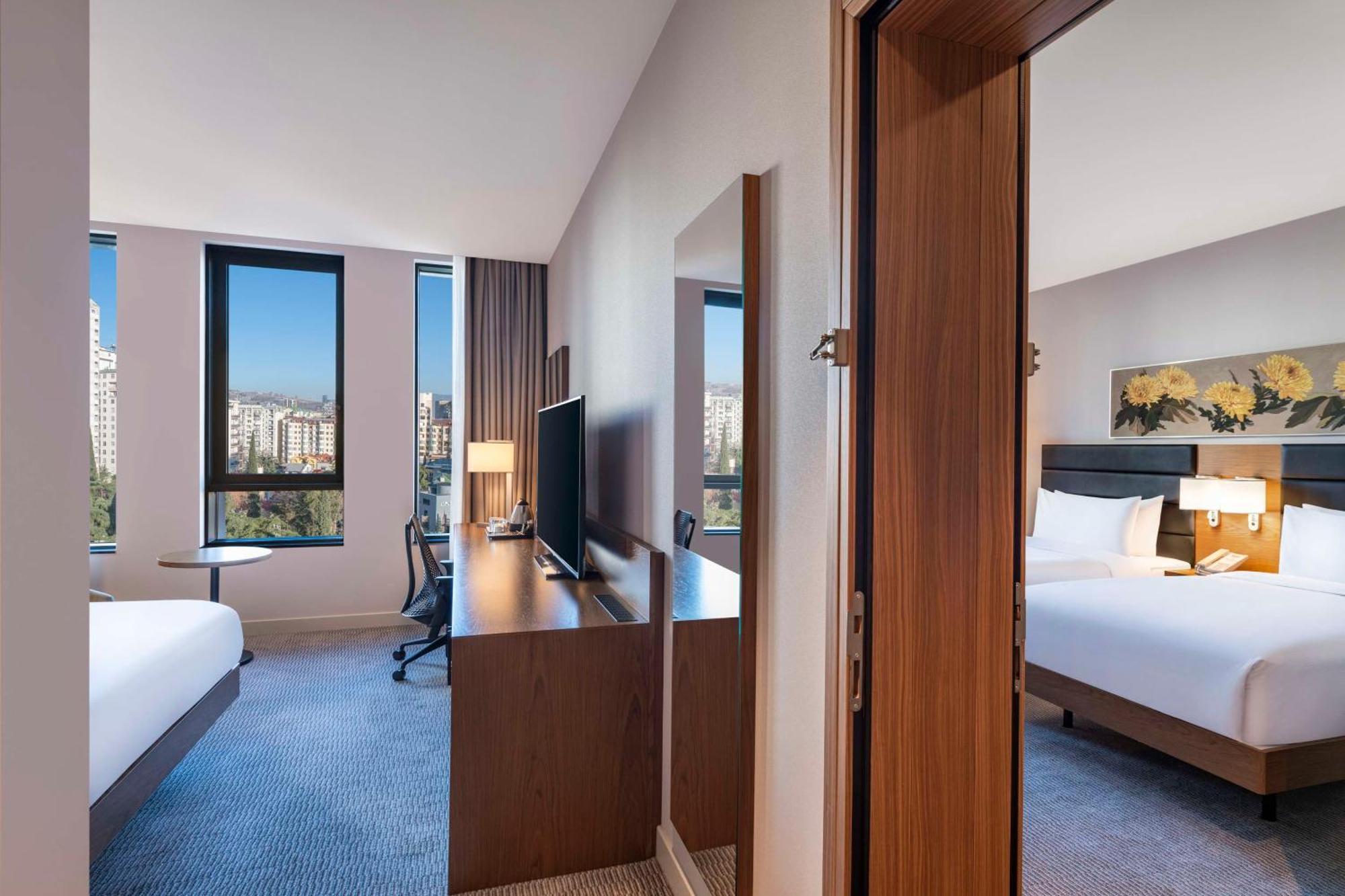Hilton Garden Inn Tbilisi Chavchavadze Extérieur photo