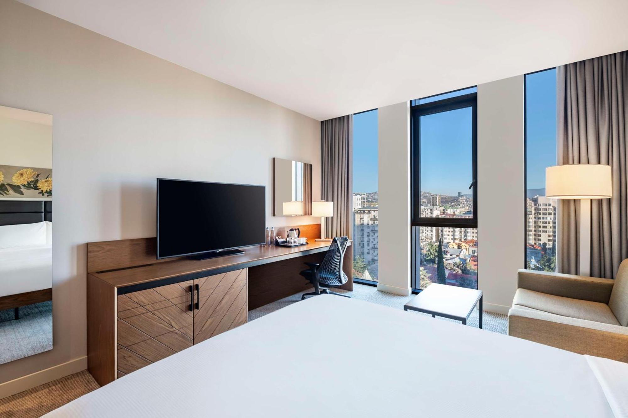 Hilton Garden Inn Tbilisi Chavchavadze Extérieur photo