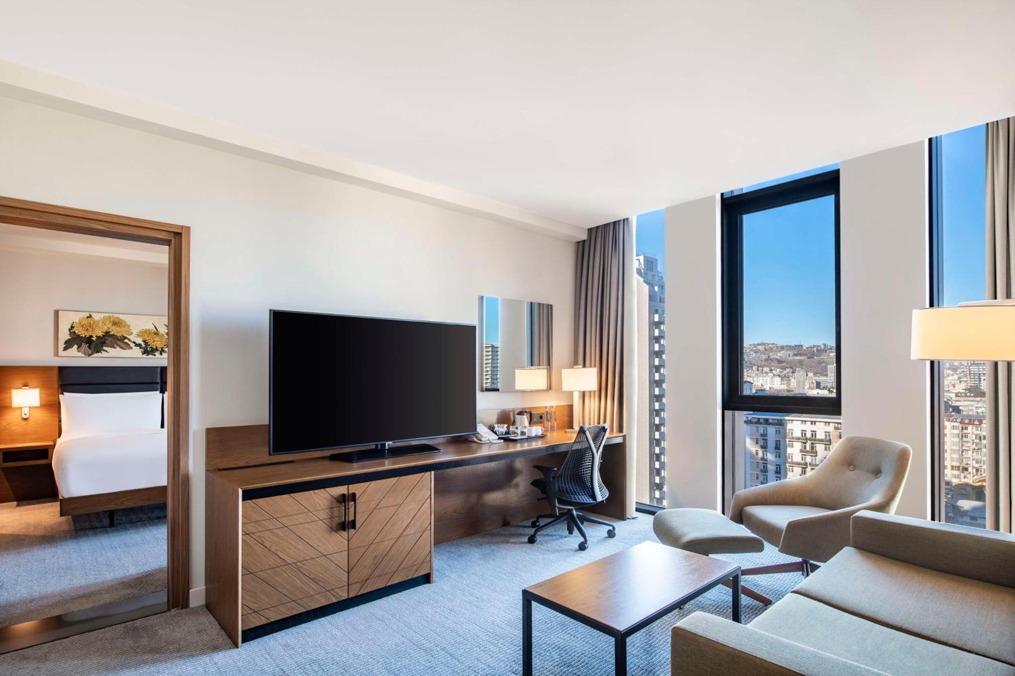 Hilton Garden Inn Tbilisi Chavchavadze Extérieur photo