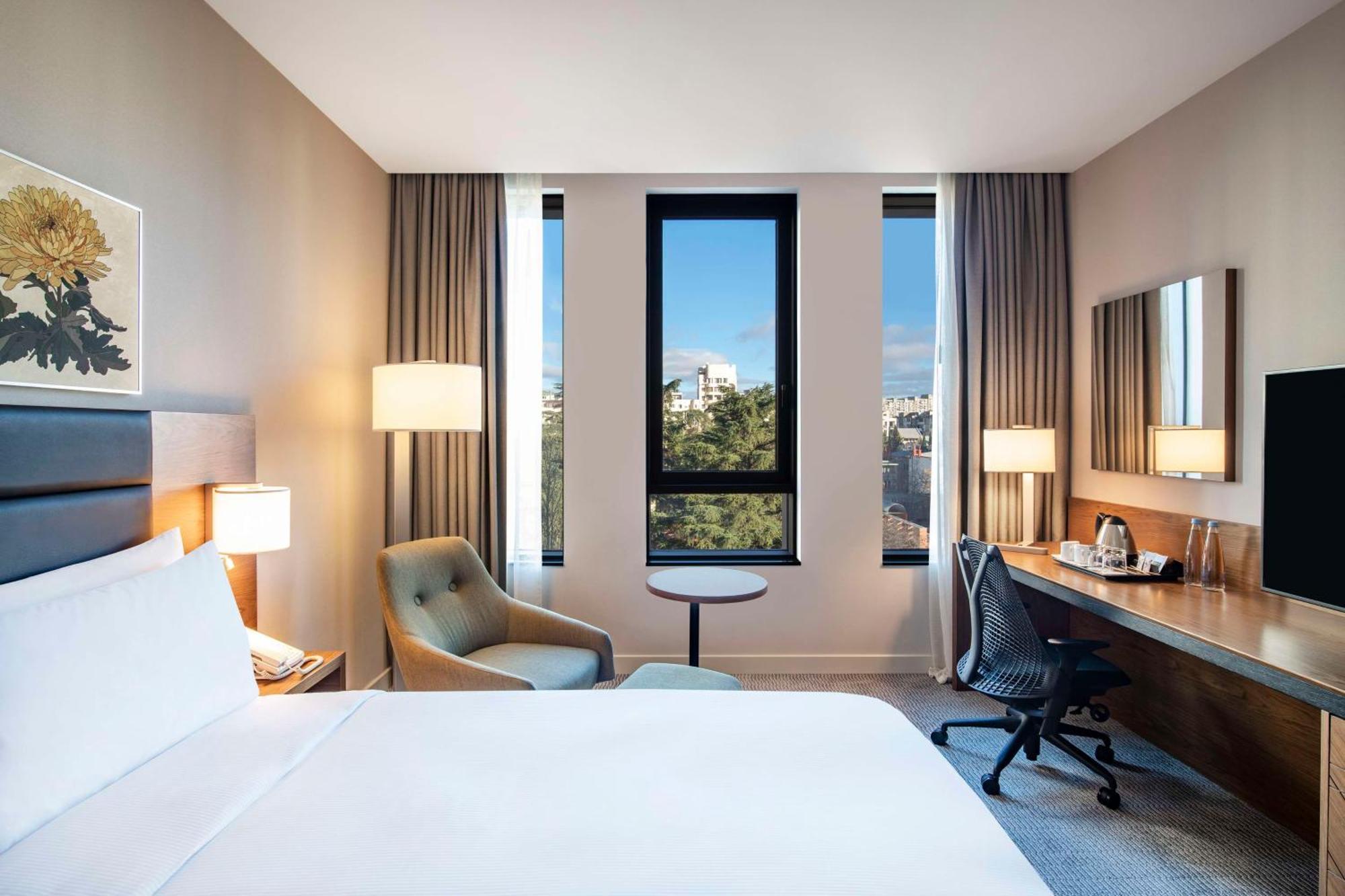 Hilton Garden Inn Tbilisi Chavchavadze Extérieur photo