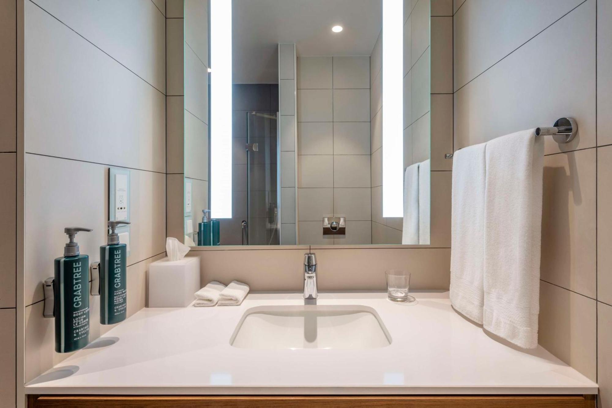 Hilton Garden Inn Tbilisi Chavchavadze Extérieur photo