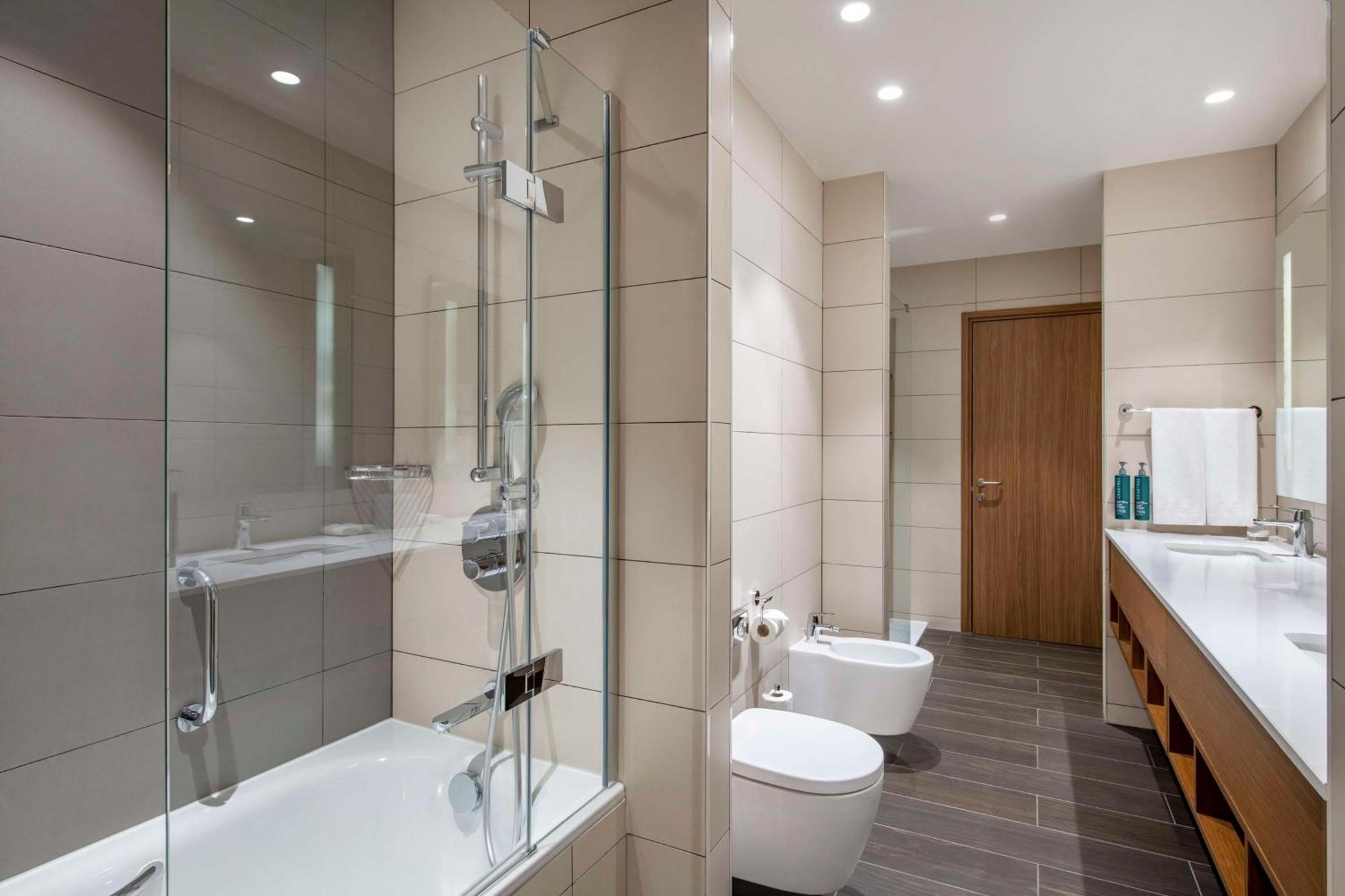Hilton Garden Inn Tbilisi Chavchavadze Extérieur photo