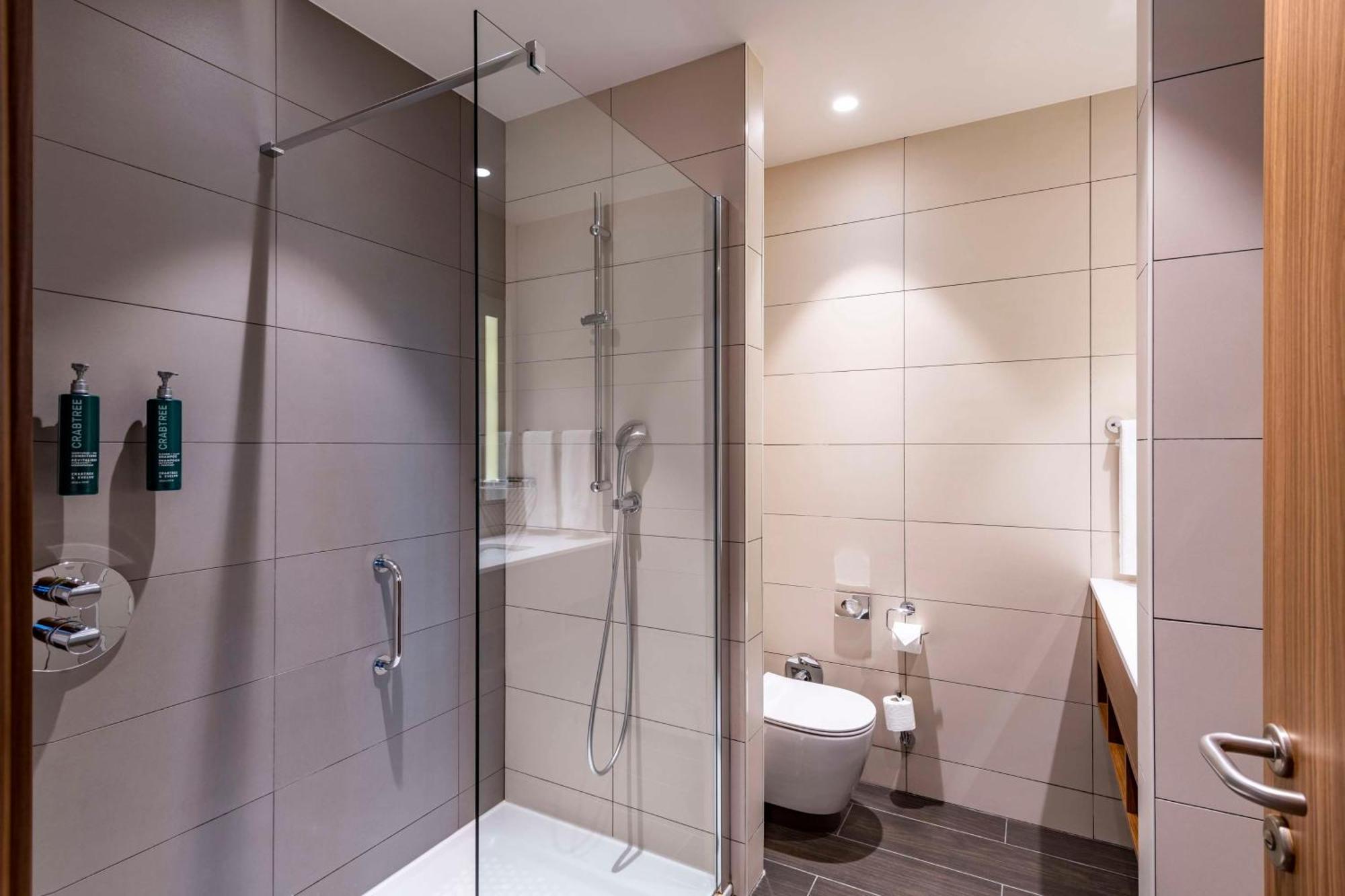Hilton Garden Inn Tbilisi Chavchavadze Extérieur photo
