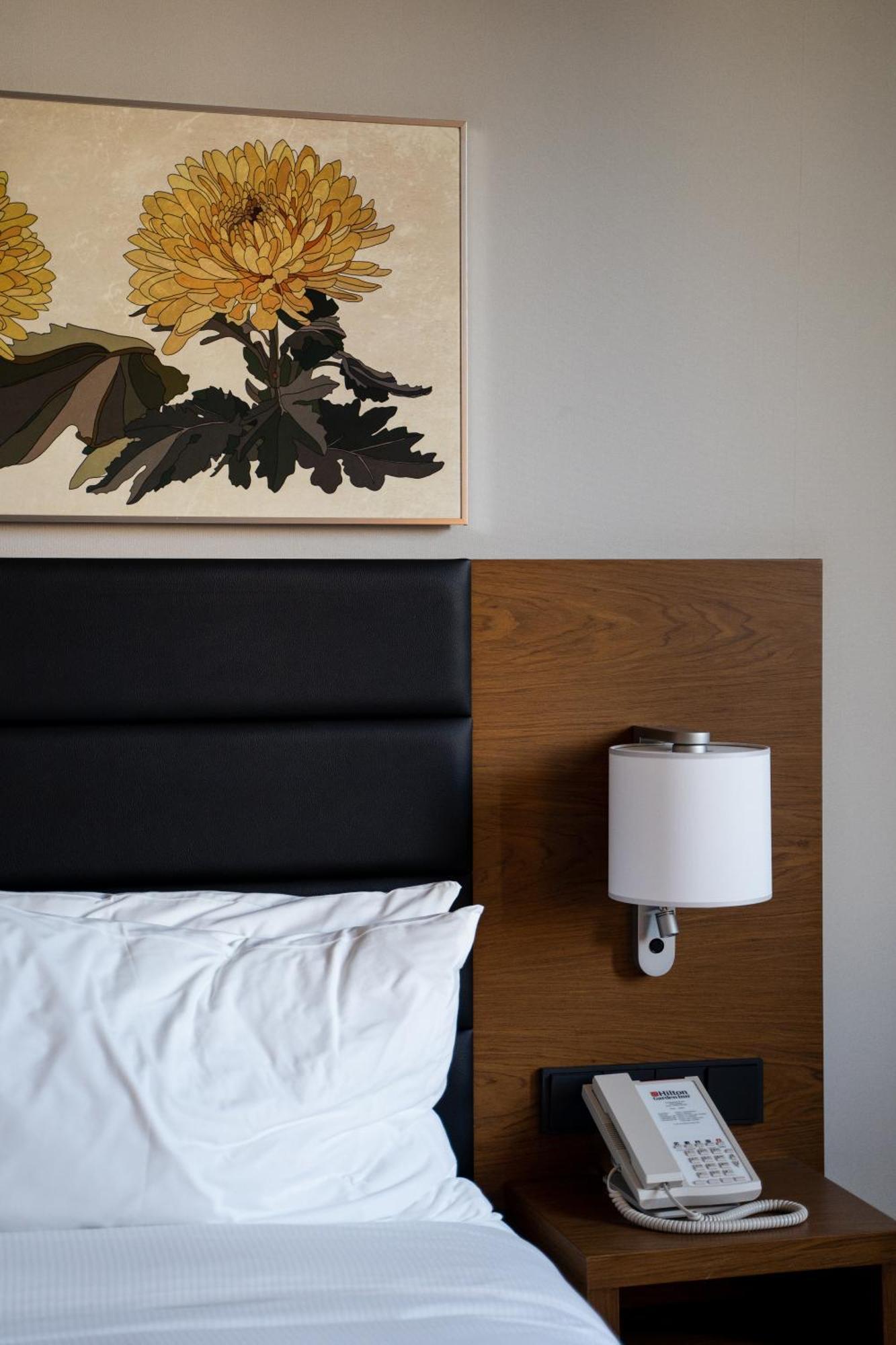 Hilton Garden Inn Tbilisi Chavchavadze Extérieur photo