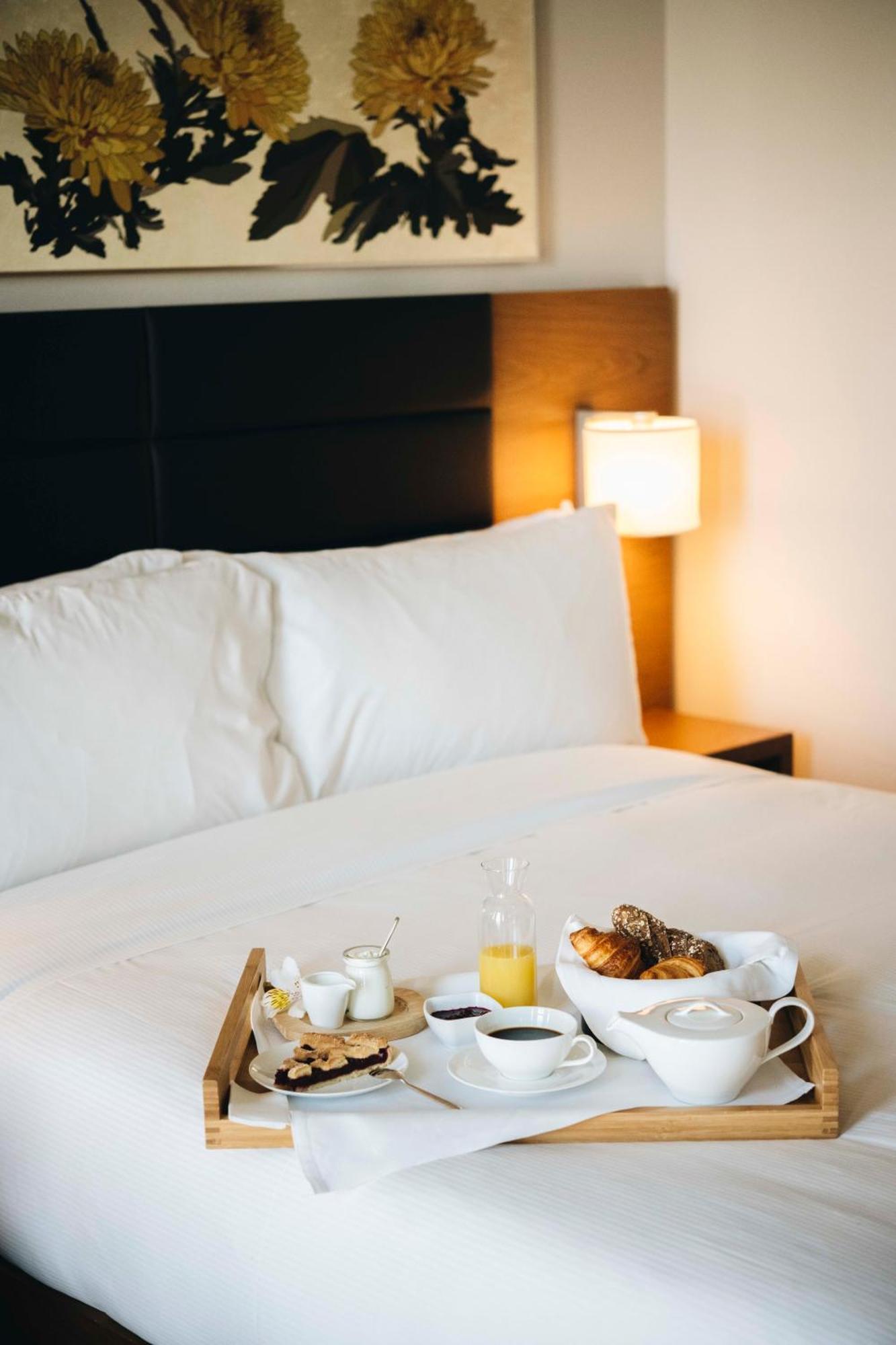Hilton Garden Inn Tbilisi Chavchavadze Extérieur photo