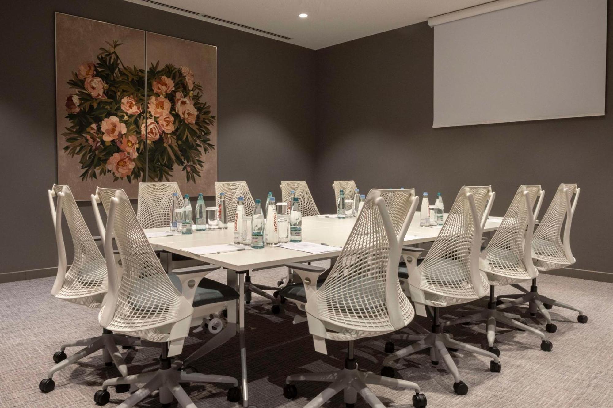 Hilton Garden Inn Tbilisi Chavchavadze Extérieur photo